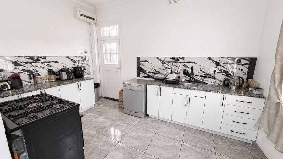4 Bedroom Property for Sale in Glenwood KwaZulu-Natal
