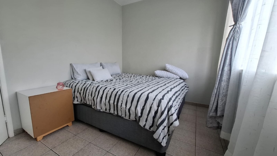 To Let 2 Bedroom Property for Rent in Windermere KwaZulu-Natal