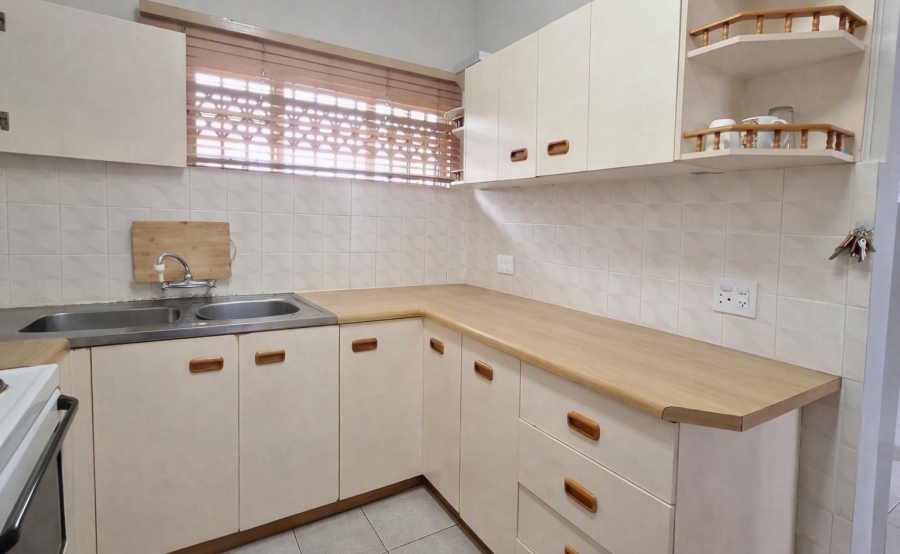 To Let 2 Bedroom Property for Rent in Windermere KwaZulu-Natal