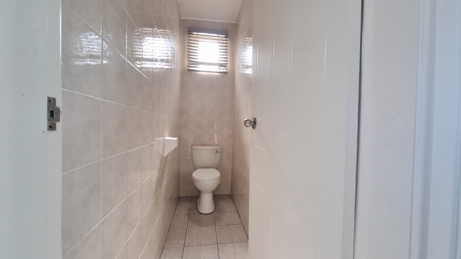 To Let 2 Bedroom Property for Rent in Windermere KwaZulu-Natal