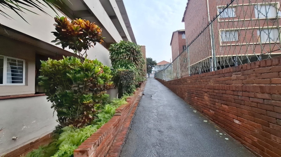 To Let 2 Bedroom Property for Rent in Windermere KwaZulu-Natal