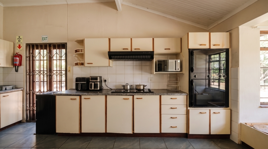 8 Bedroom Property for Sale in Scottsville KwaZulu-Natal
