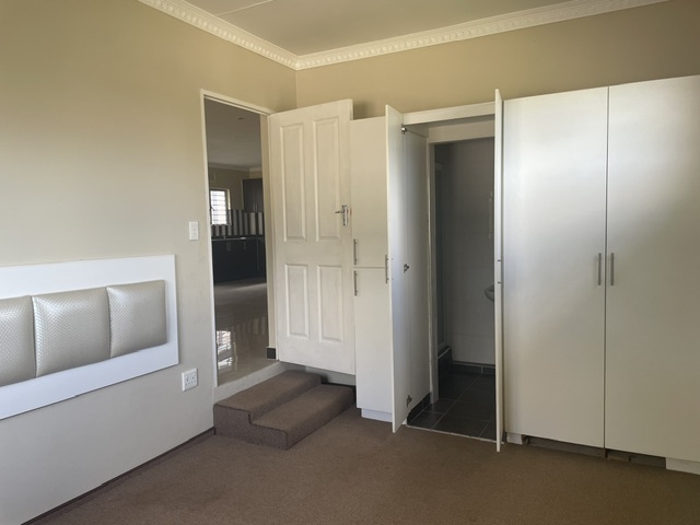 To Let 4 Bedroom Property for Rent in Hillary KwaZulu-Natal