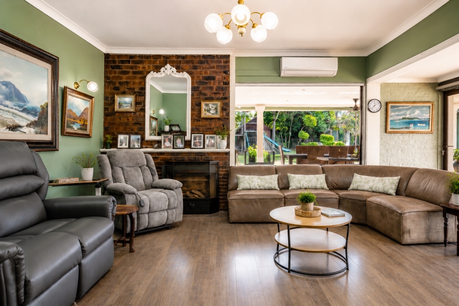 5 Bedroom Property for Sale in Winston Park KwaZulu-Natal