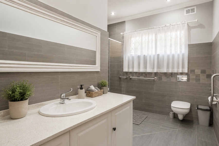 5 Bedroom Property for Sale in Winston Park KwaZulu-Natal
