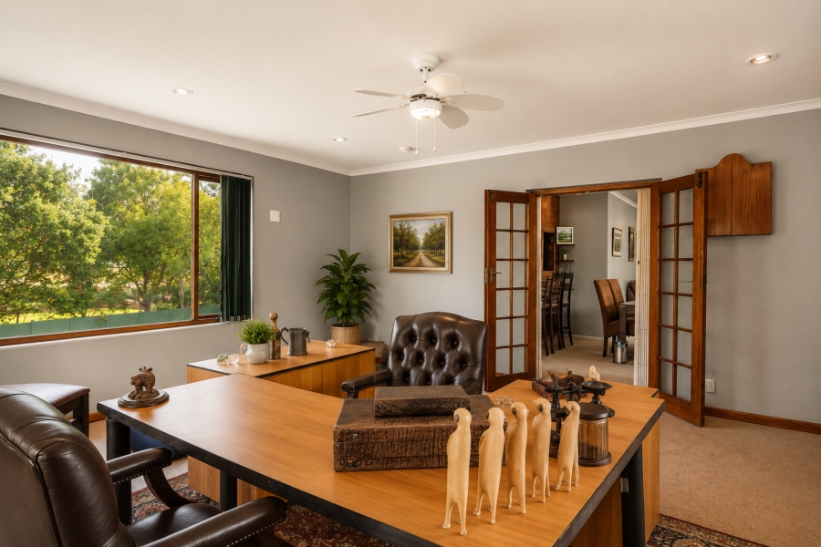 5 Bedroom Property for Sale in Winston Park KwaZulu-Natal