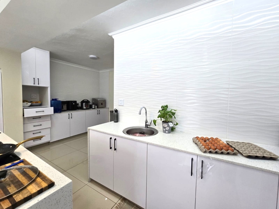 To Let 4 Bedroom Property for Rent in Durban North KwaZulu-Natal