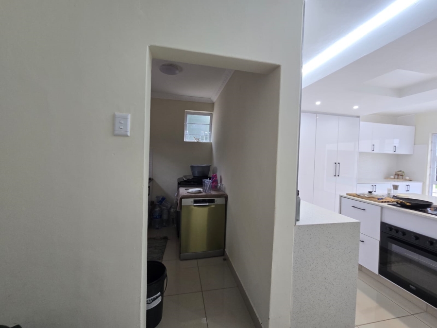 To Let 4 Bedroom Property for Rent in Durban North KwaZulu-Natal