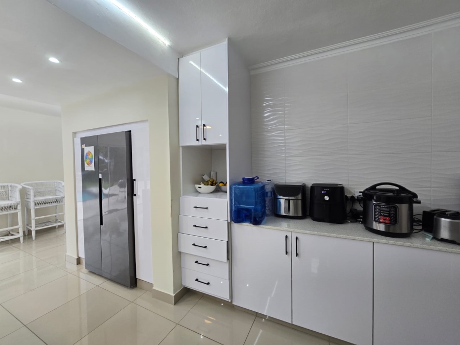To Let 4 Bedroom Property for Rent in Durban North KwaZulu-Natal