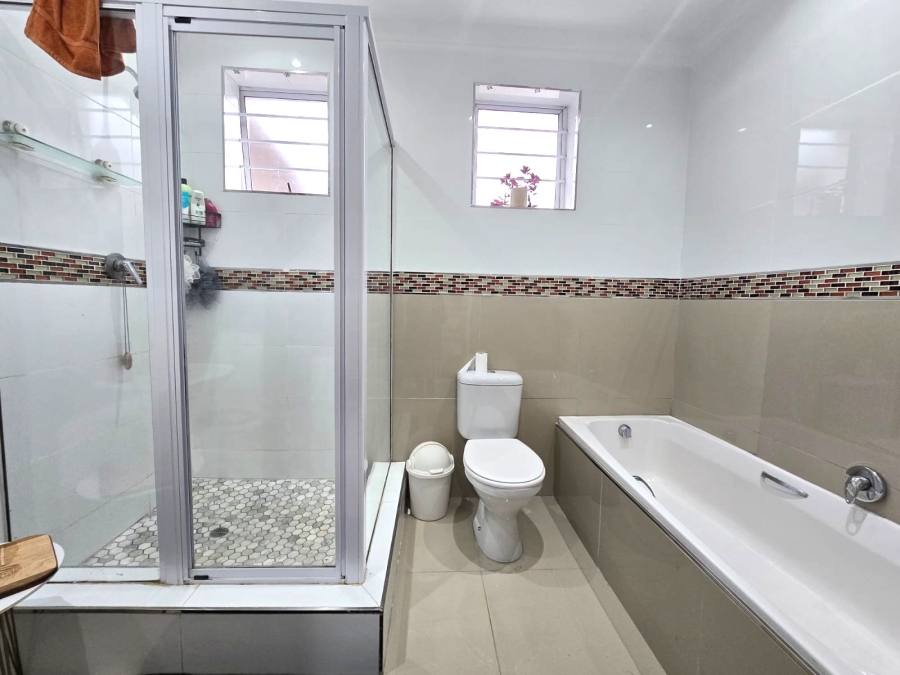To Let 4 Bedroom Property for Rent in Durban North KwaZulu-Natal