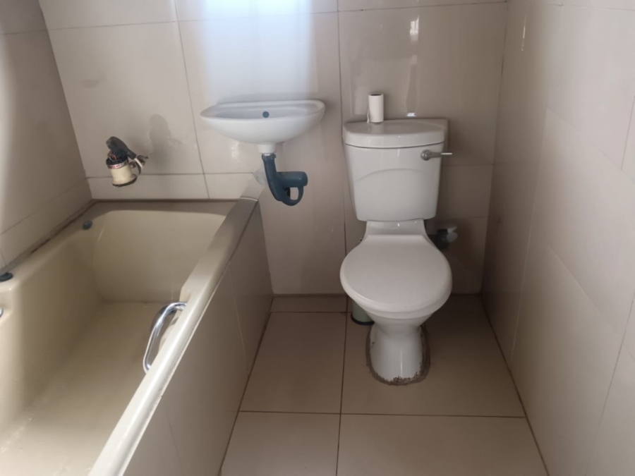 2 Bedroom Property for Sale in Ntuzuma KwaZulu-Natal