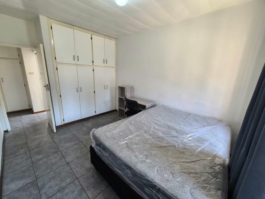 To Let 2 Bedroom Property for Rent in Scottsville KwaZulu-Natal