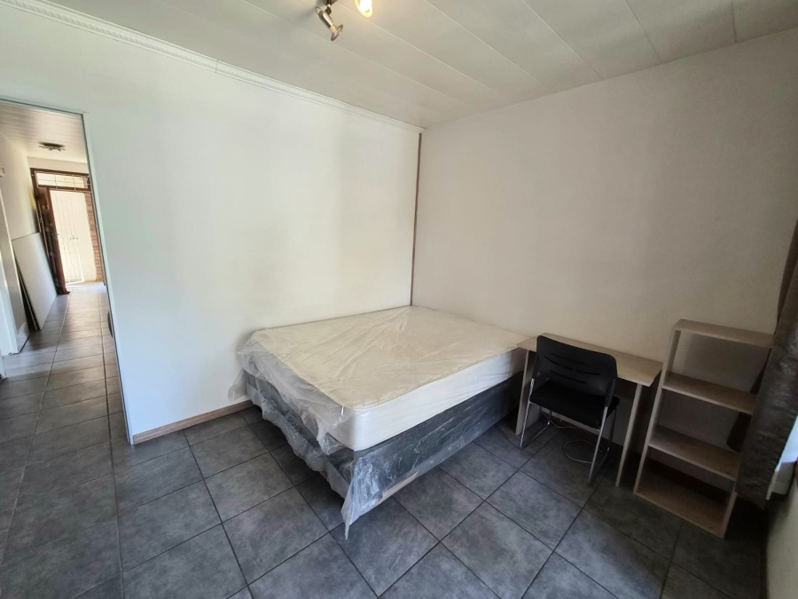 To Let 2 Bedroom Property for Rent in Scottsville KwaZulu-Natal
