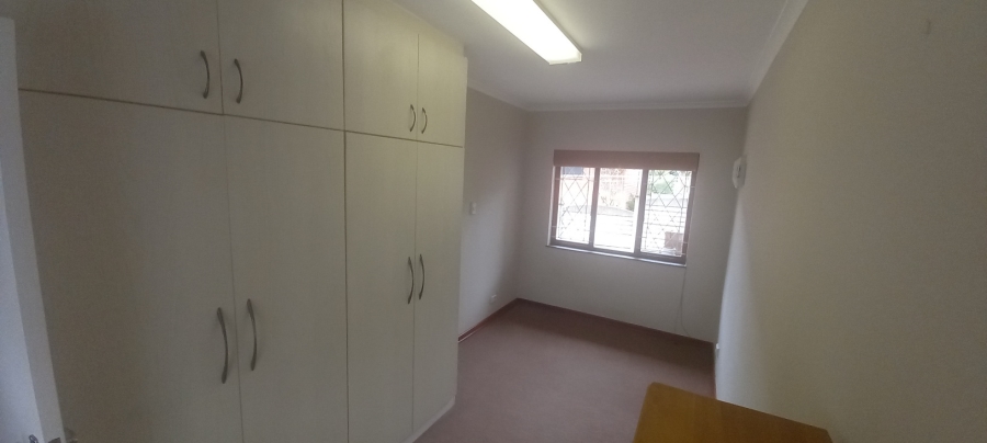 To Let 1 Bedroom Property for Rent in Waterfall KwaZulu-Natal