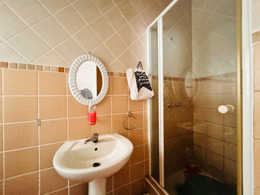11 Bedroom Property for Sale in Meer En See KwaZulu-Natal