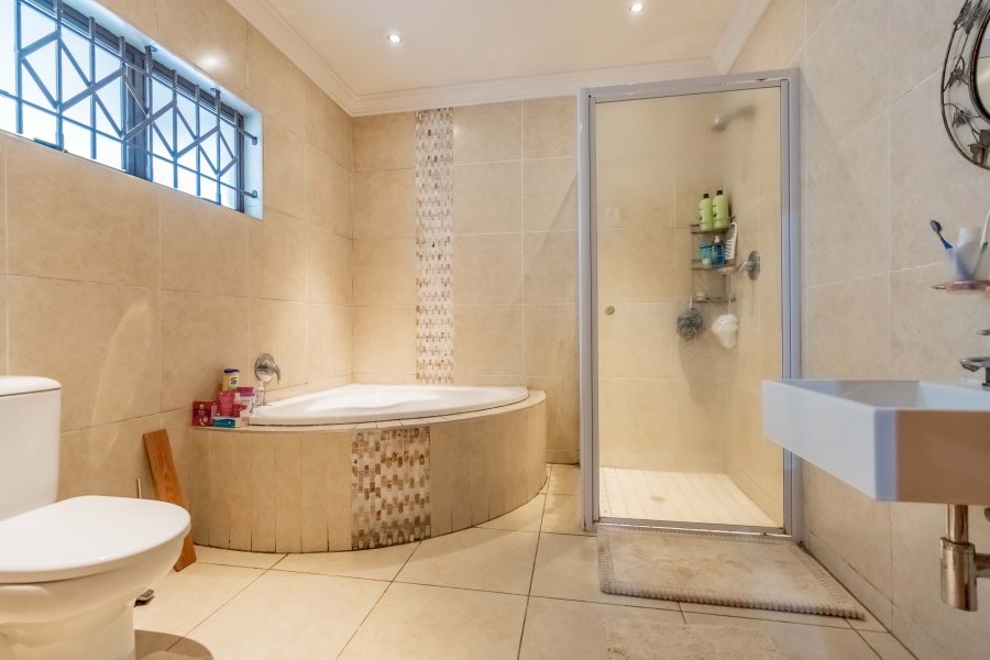 4 Bedroom Property for Sale in Bellair KwaZulu-Natal