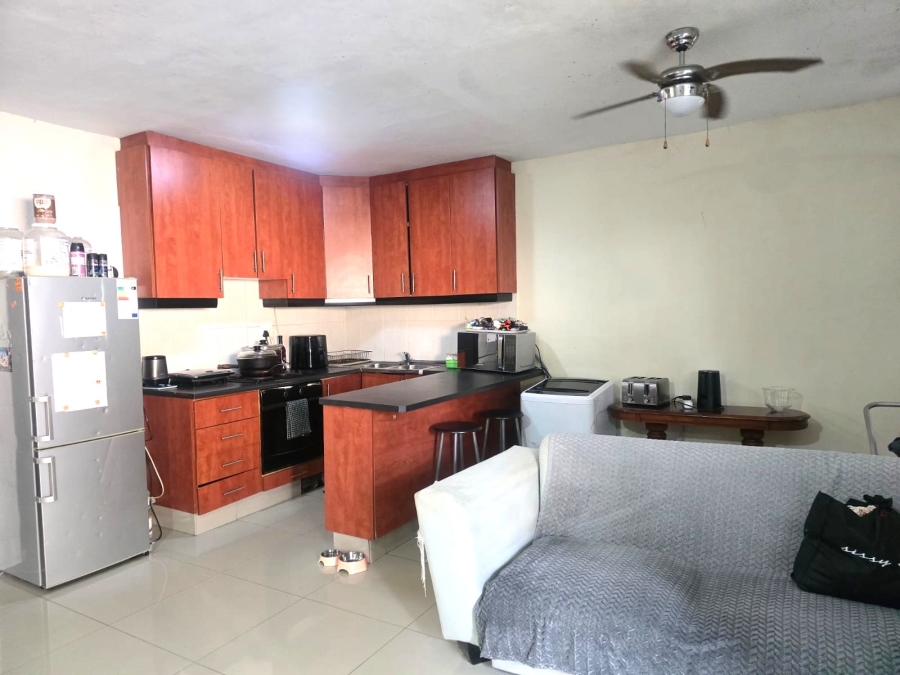 To Let 2 Bedroom Property for Rent in Somerset Park KwaZulu-Natal