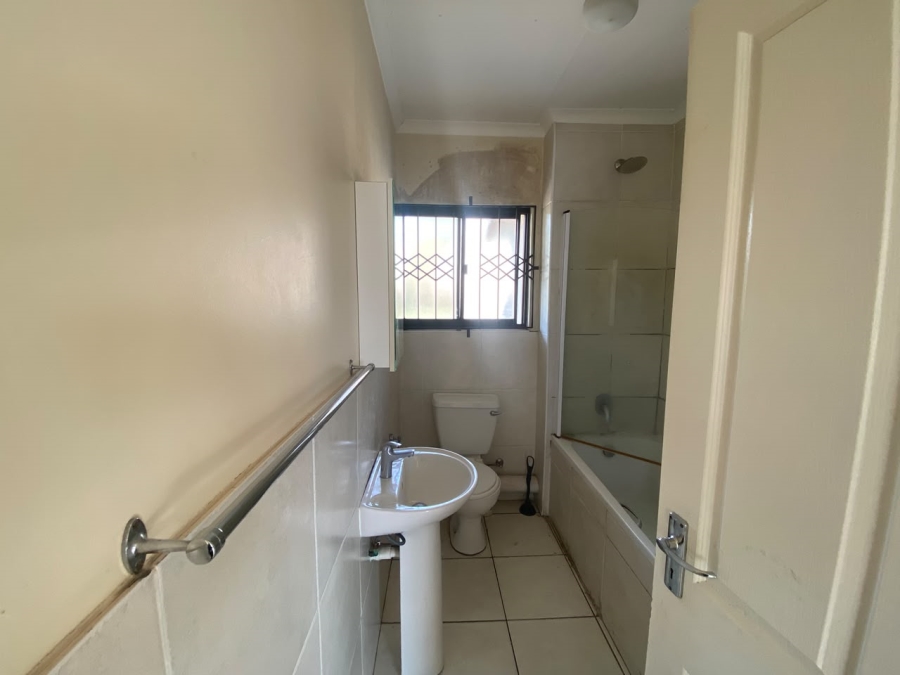 To Let 2 Bedroom Property for Rent in Sea View KwaZulu-Natal
