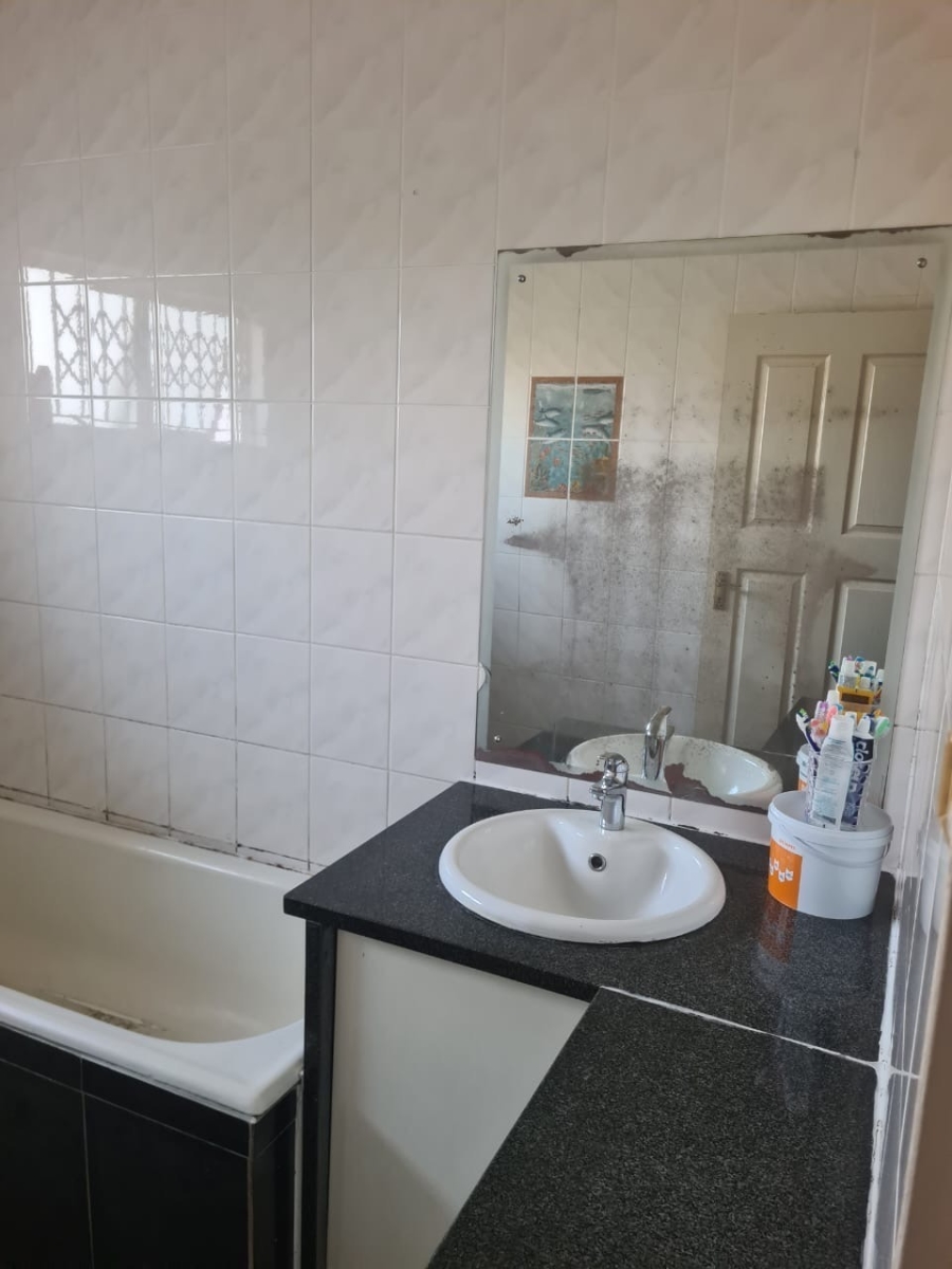 3 Bedroom Property for Sale in Newlands West KwaZulu-Natal