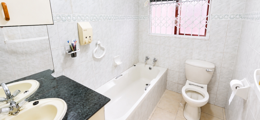 4 Bedroom Property for Sale in Richem KwaZulu-Natal