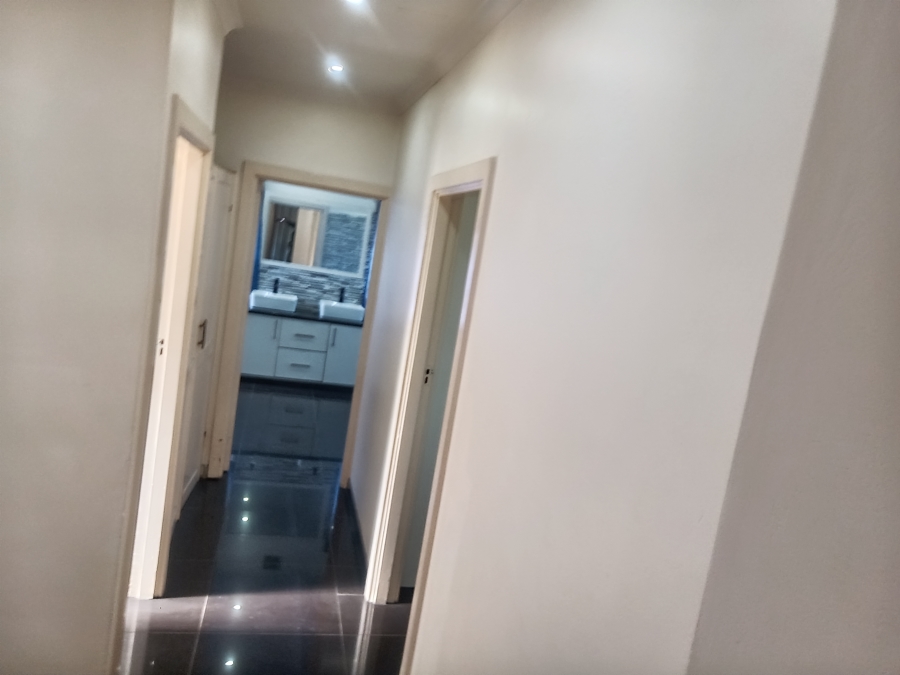 4 Bedroom Property for Sale in Glenwood KwaZulu-Natal