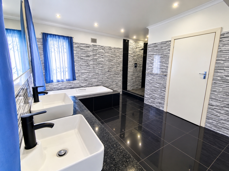 4 Bedroom Property for Sale in Glenwood KwaZulu-Natal