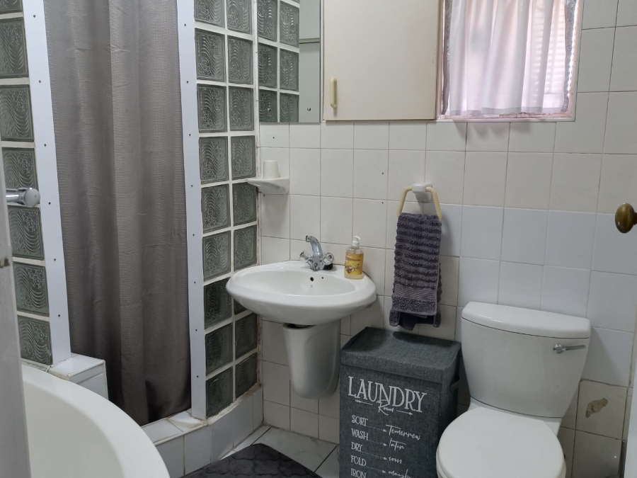 1 Bedroom Property for Sale in Morningside KwaZulu-Natal