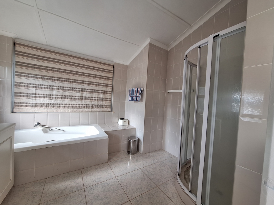 4 Bedroom Property for Sale in Windermere KwaZulu-Natal