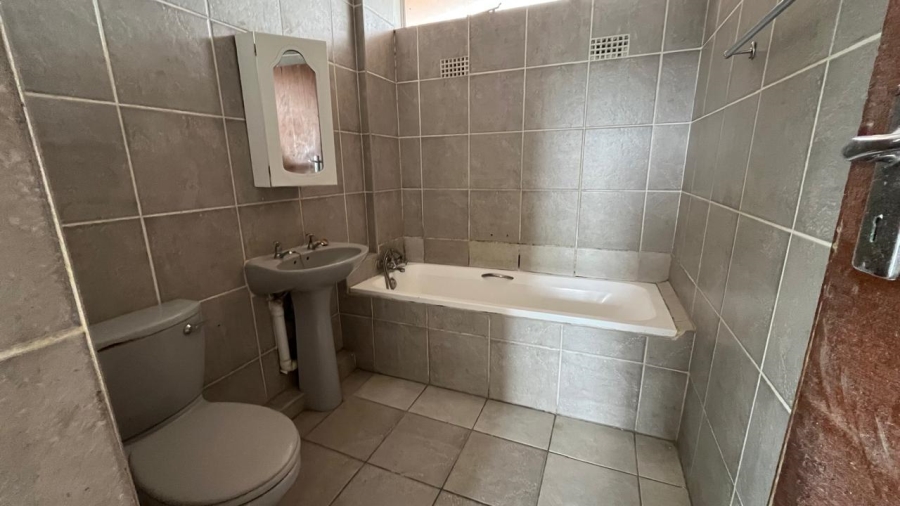 2 Bedroom Property for Sale in Empangeni Central KwaZulu-Natal