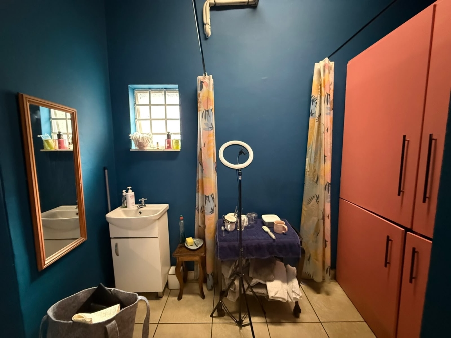 To Let Commercial Property for Rent in Glen Ashley KwaZulu-Natal