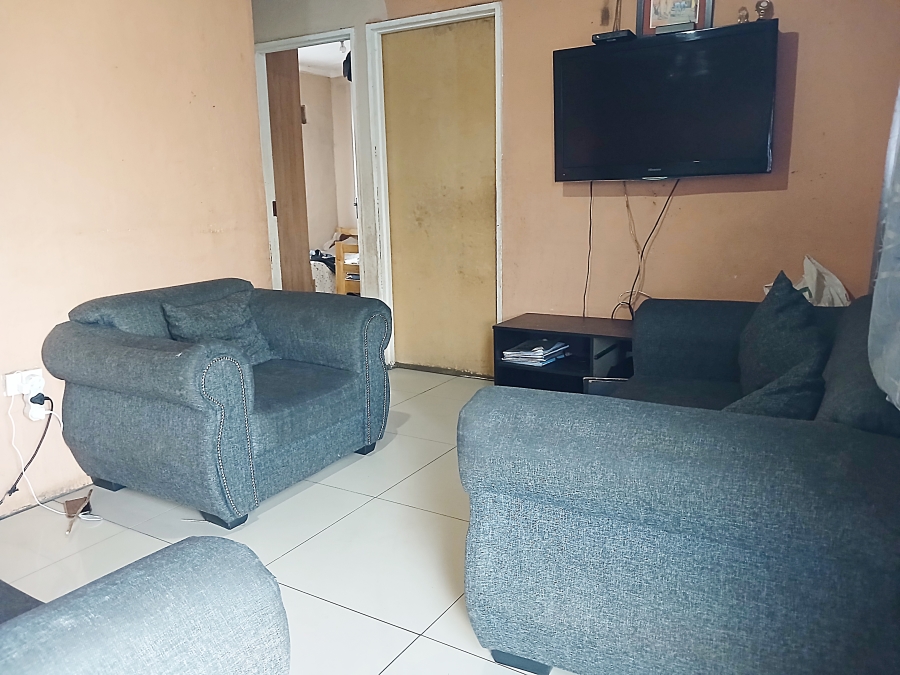 2 Bedroom Property for Sale in Umlazi Y KwaZulu-Natal
