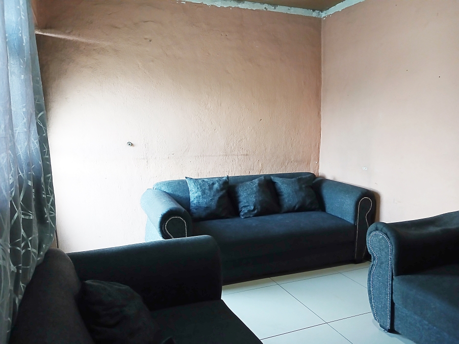 2 Bedroom Property for Sale in Umlazi Y KwaZulu-Natal