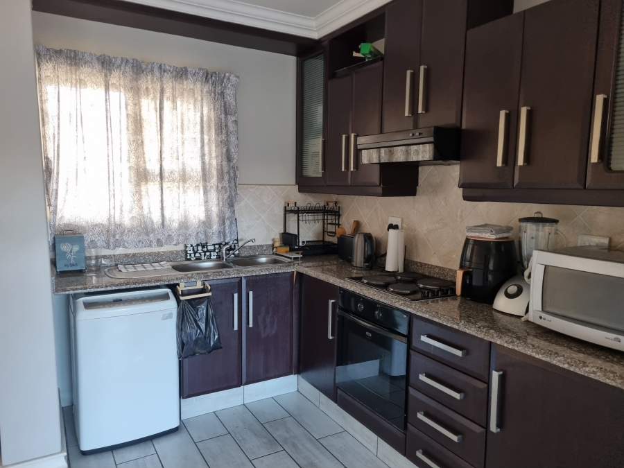 To Let 2 Bedroom Property for Rent in New Town Centre KwaZulu-Natal