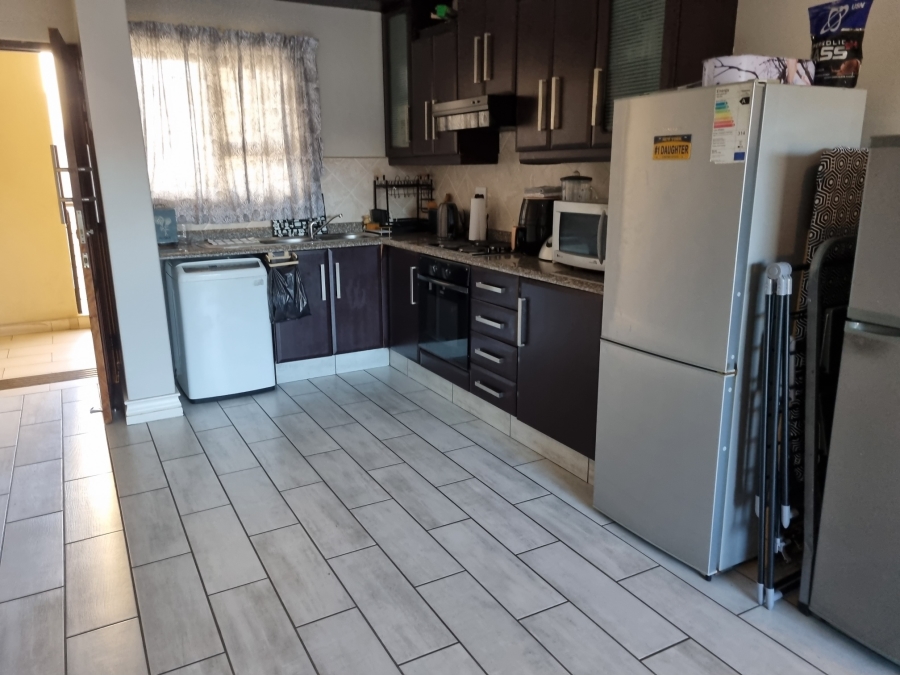 To Let 2 Bedroom Property for Rent in New Town Centre KwaZulu-Natal