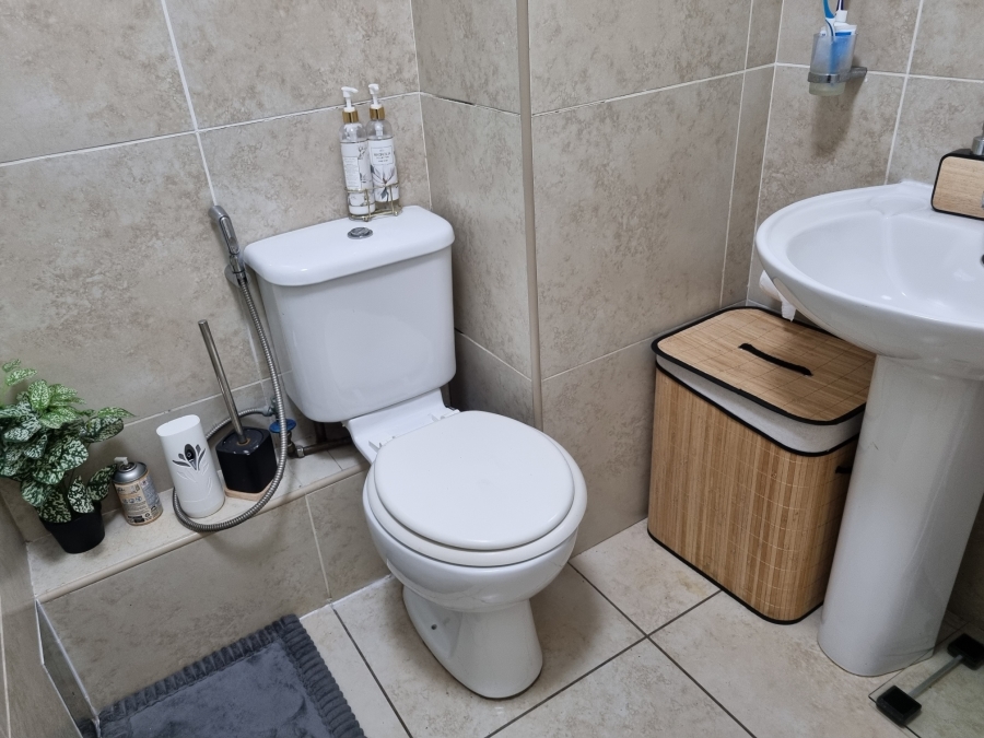 To Let 2 Bedroom Property for Rent in New Town Centre KwaZulu-Natal