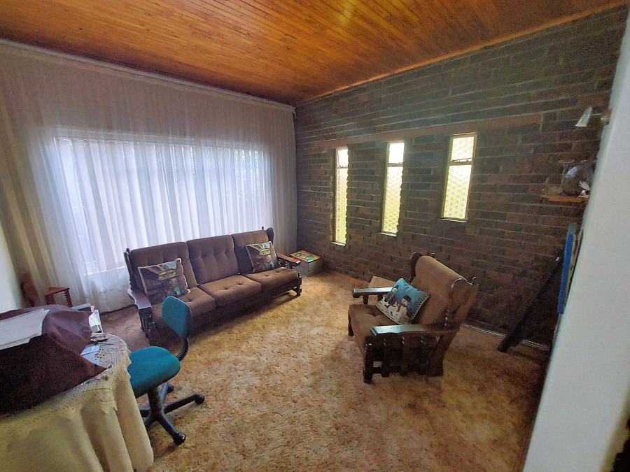 To Let 3 Bedroom Property for Rent in Schuinshoogte KwaZulu-Natal