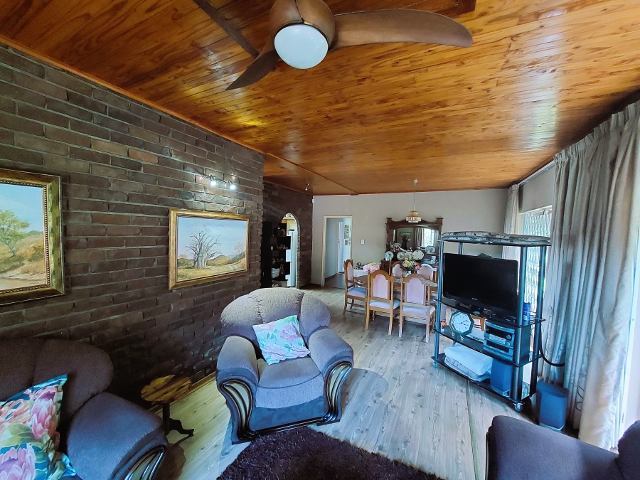 To Let 3 Bedroom Property for Rent in Schuinshoogte KwaZulu-Natal