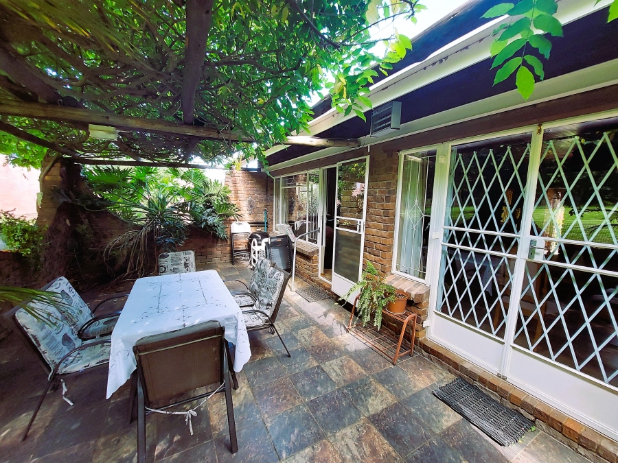 To Let 3 Bedroom Property for Rent in Schuinshoogte KwaZulu-Natal
