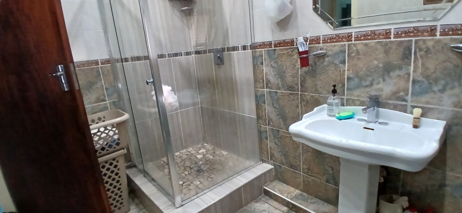 3 Bedroom Property for Sale in Brighton Beach KwaZulu-Natal