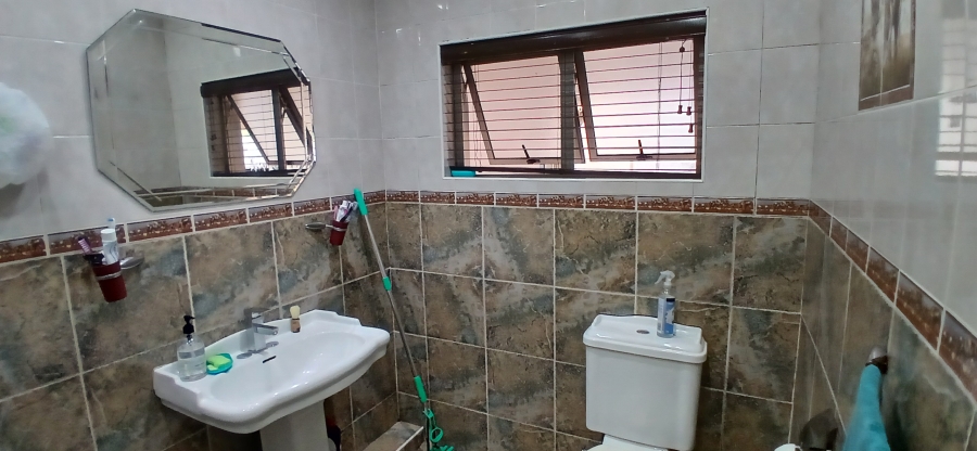 3 Bedroom Property for Sale in Brighton Beach KwaZulu-Natal