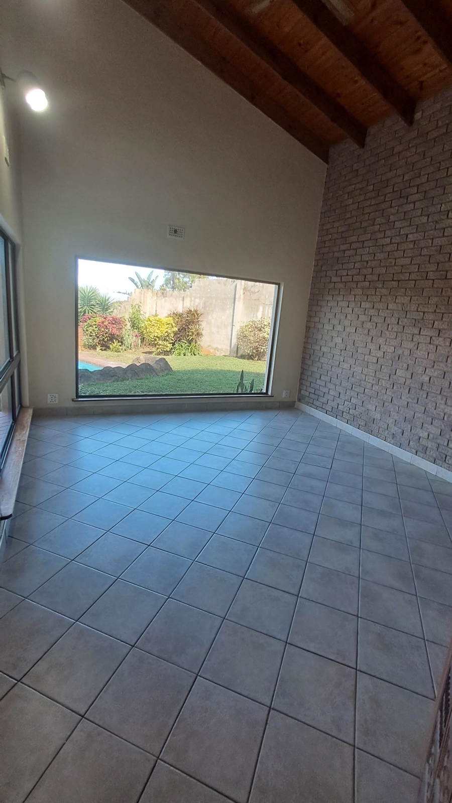 To Let 4 Bedroom Property for Rent in Panorama KwaZulu-Natal