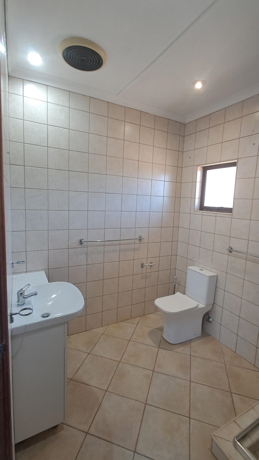 To Let 4 Bedroom Property for Rent in Panorama KwaZulu-Natal