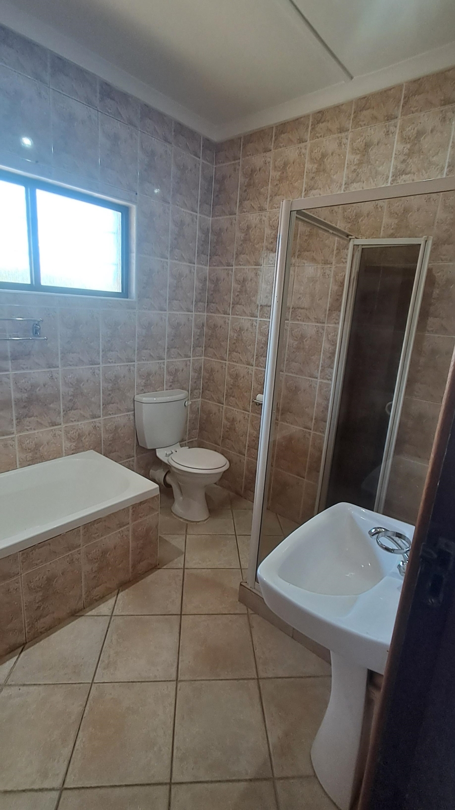 To Let 4 Bedroom Property for Rent in Panorama KwaZulu-Natal