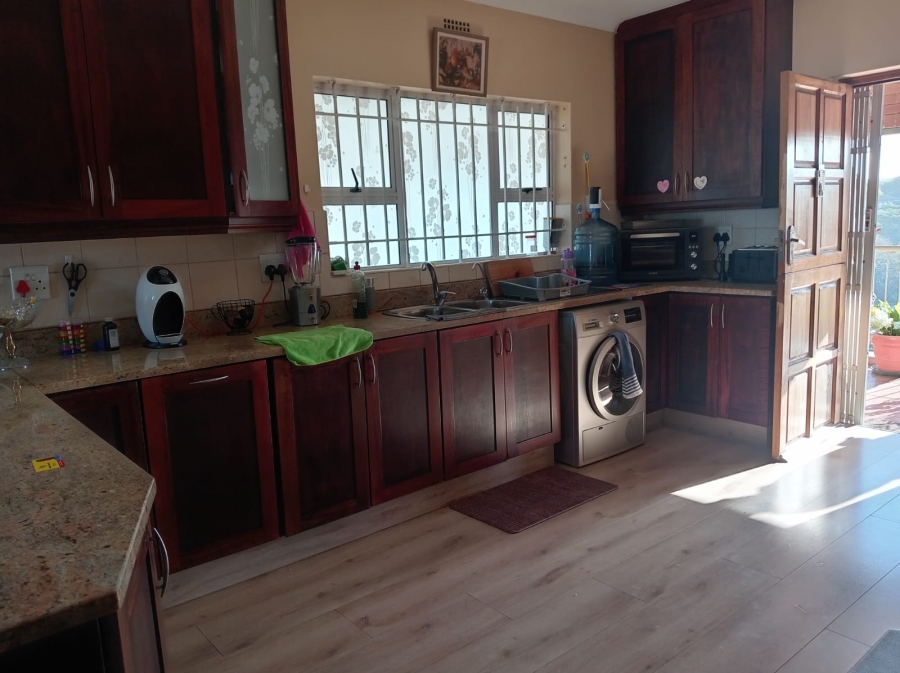 3 Bedroom Property for Sale in Amanzimtoti KwaZulu-Natal