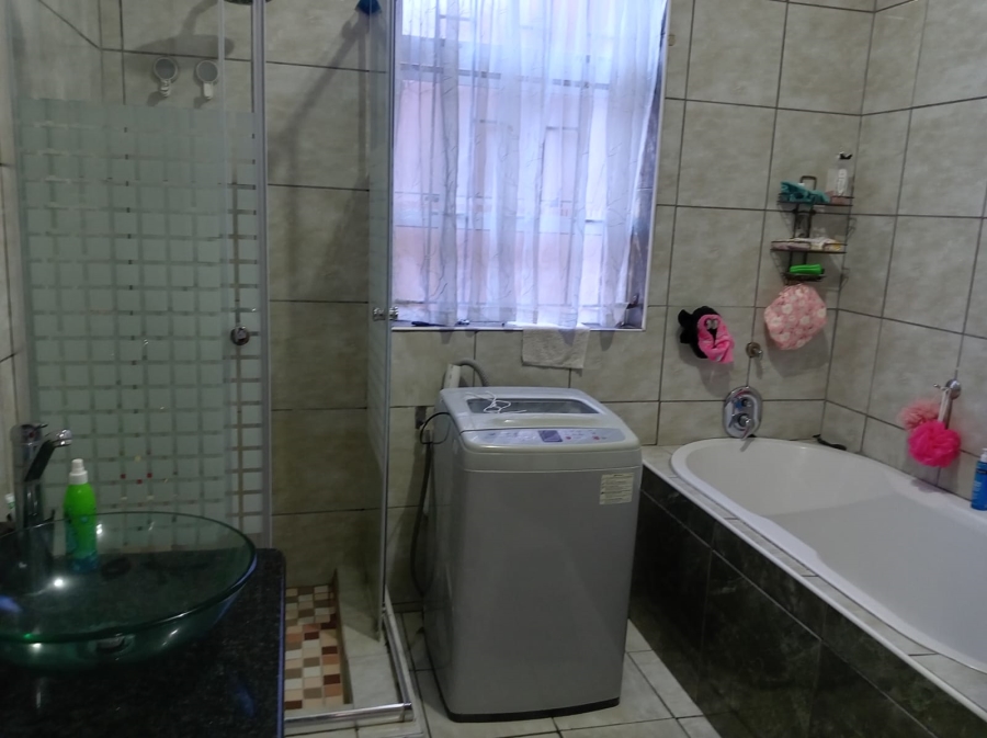 3 Bedroom Property for Sale in Amanzimtoti KwaZulu-Natal