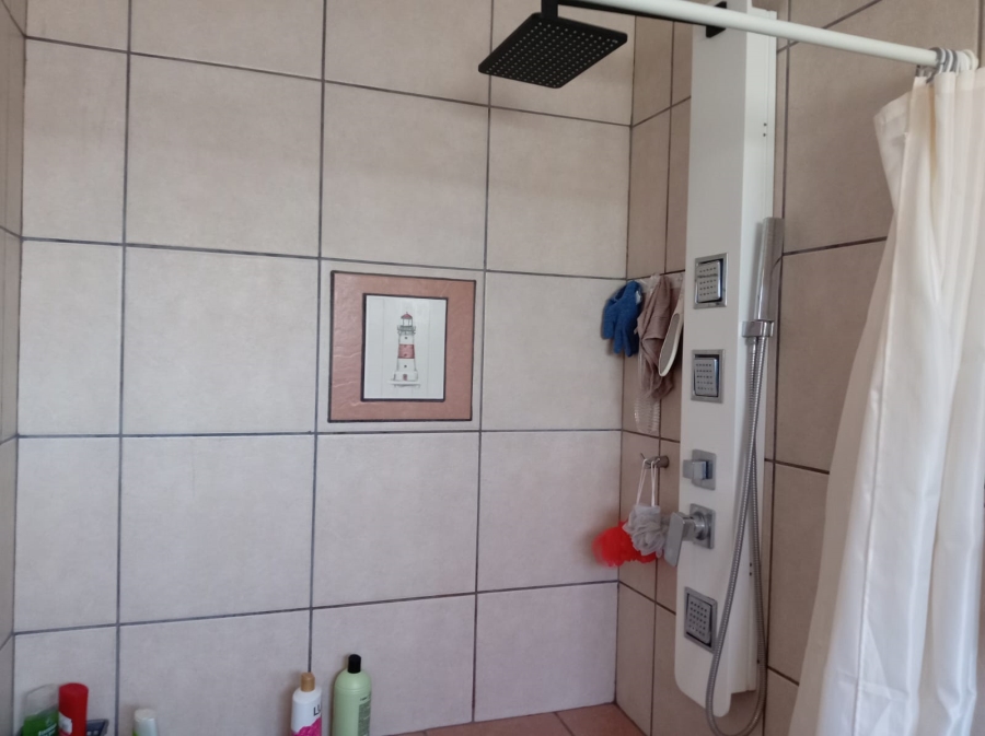 3 Bedroom Property for Sale in Amanzimtoti KwaZulu-Natal