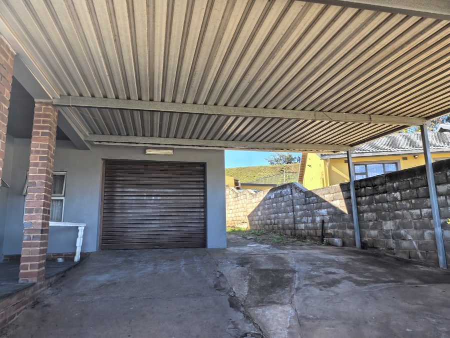 To Let 4 Bedroom Property for Rent in Umlazi V KwaZulu-Natal