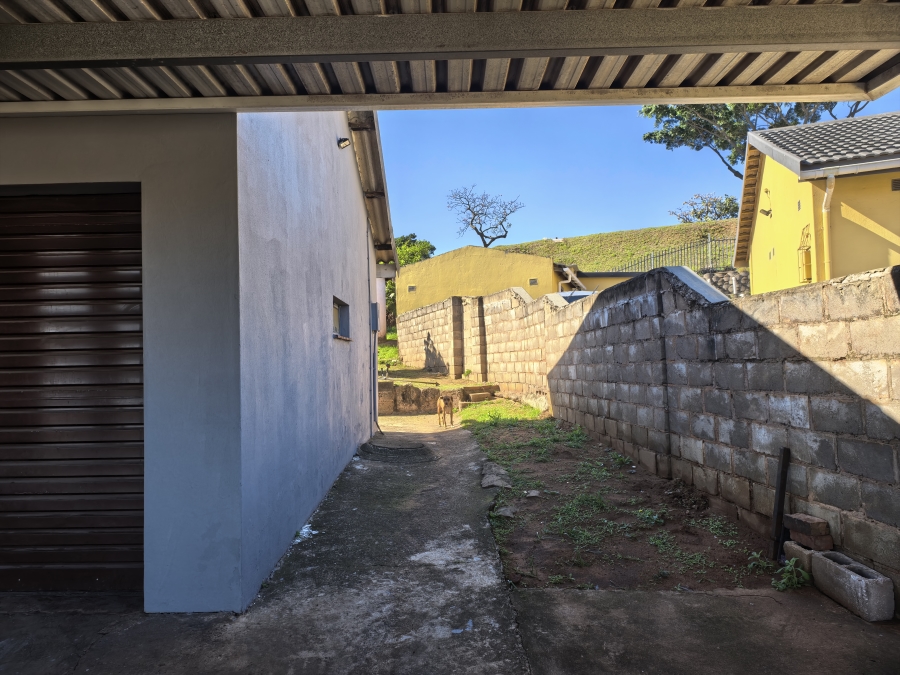 To Let 4 Bedroom Property for Rent in Umlazi V KwaZulu-Natal