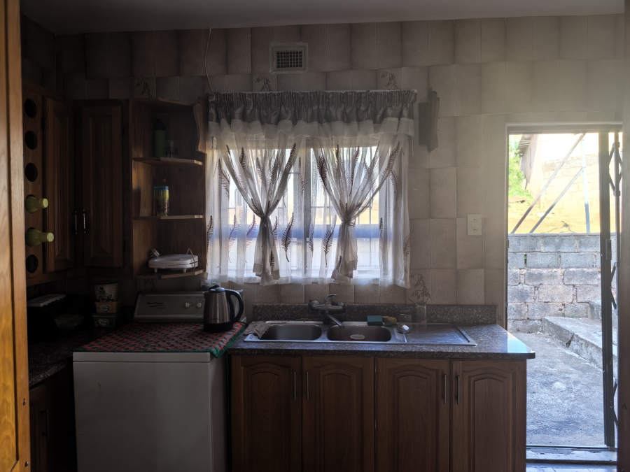 To Let 4 Bedroom Property for Rent in Umlazi V KwaZulu-Natal