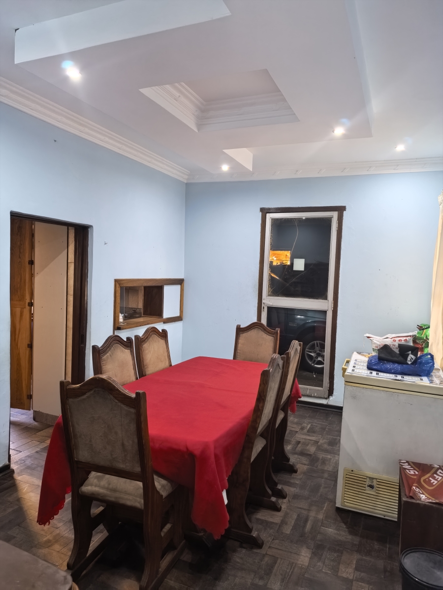 To Let 4 Bedroom Property for Rent in Umlazi V KwaZulu-Natal